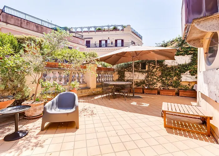 Colosseum Terrace * Rom