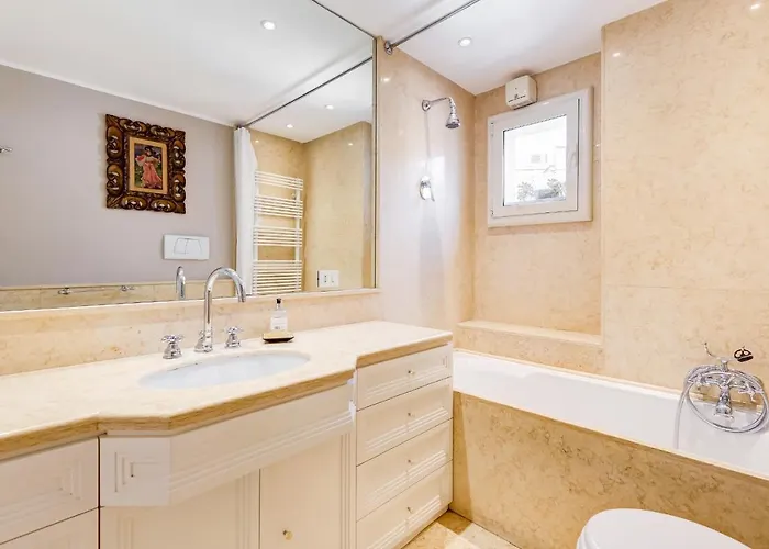 Colosseum Terrace * Rom